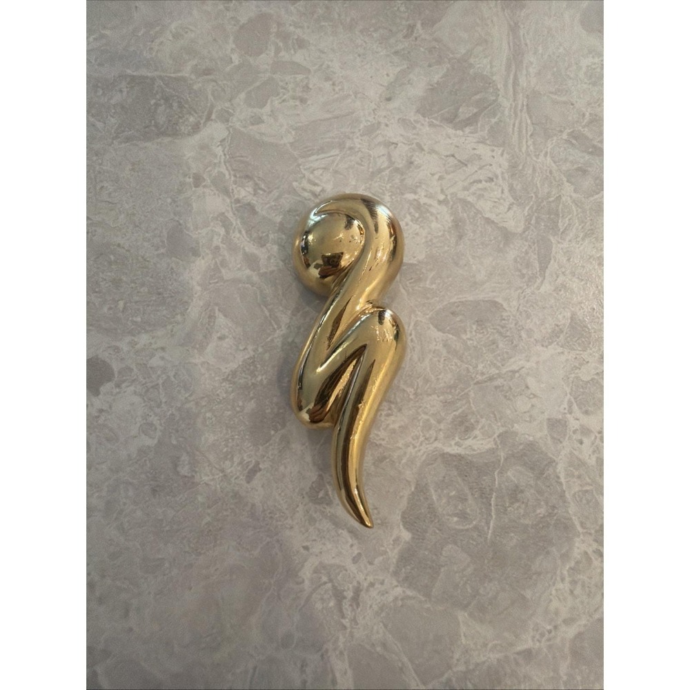 1980S Gold Tone Vintage Brooch with an abstract modernist swirl shape